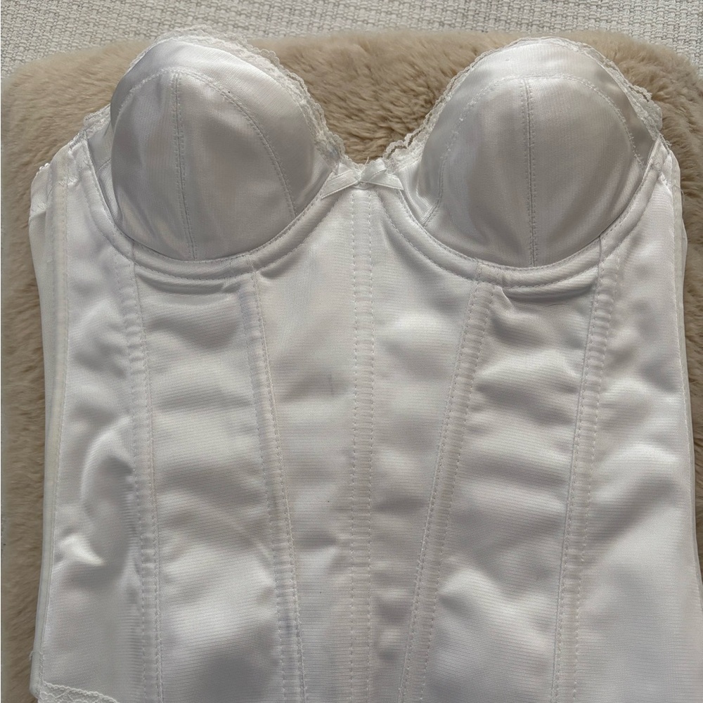 Elegant White Bustier Corset
